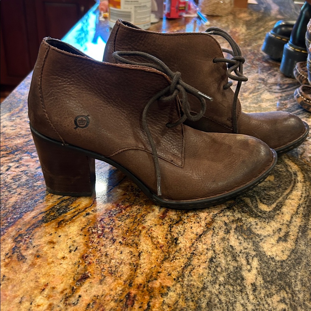 Born leather Fina Brown Lace-Up Ankle Boots size 8 or 39